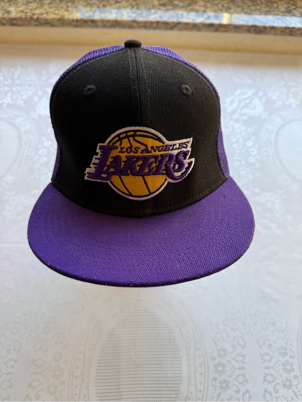 The Los Angeles LAKERS Mesh Hat Cup Purple/Yellow Embroidered OSFM Ultra Game